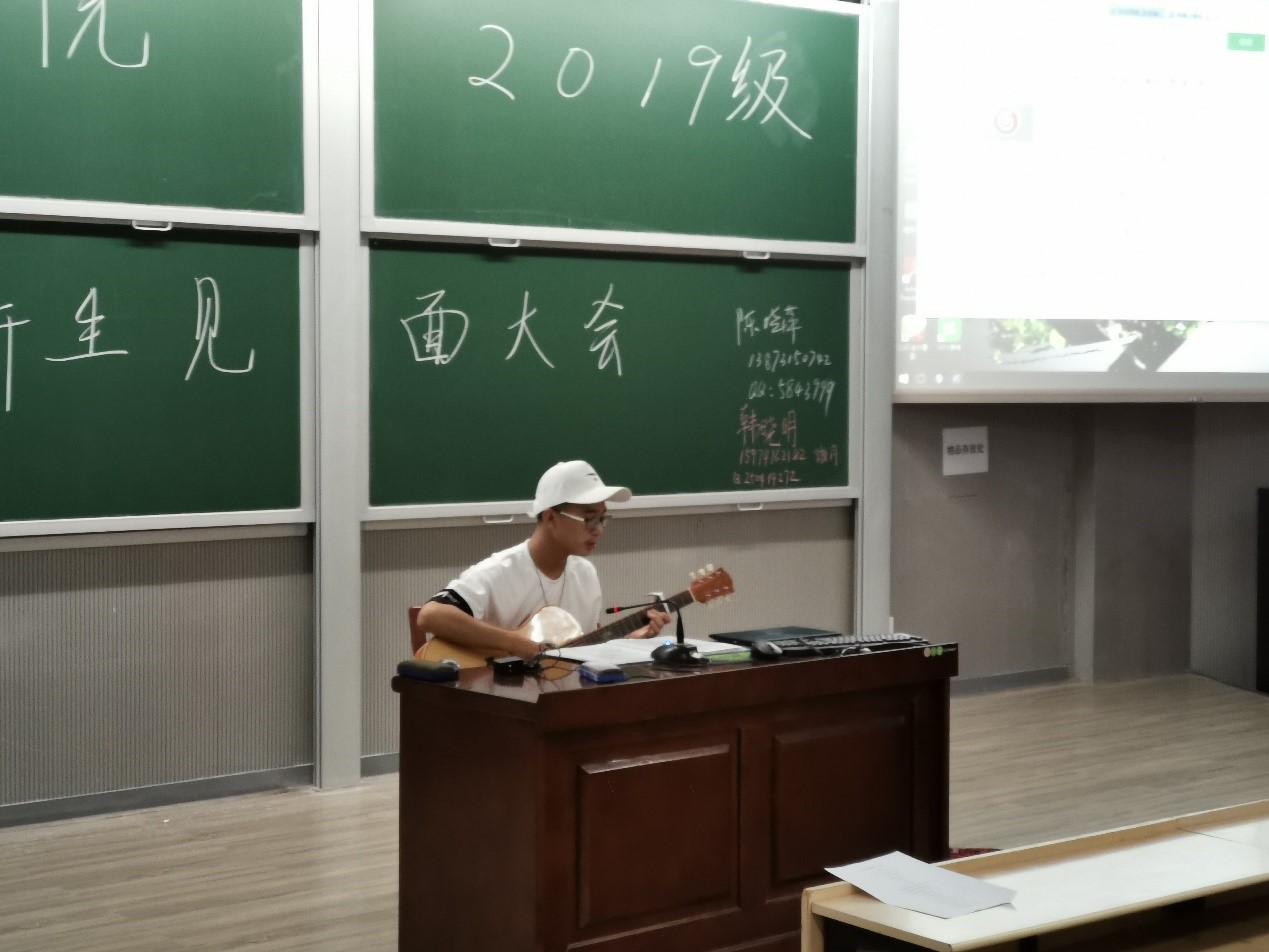 3c10ffd8eec45e1f78774be5b3c8d533.jpg