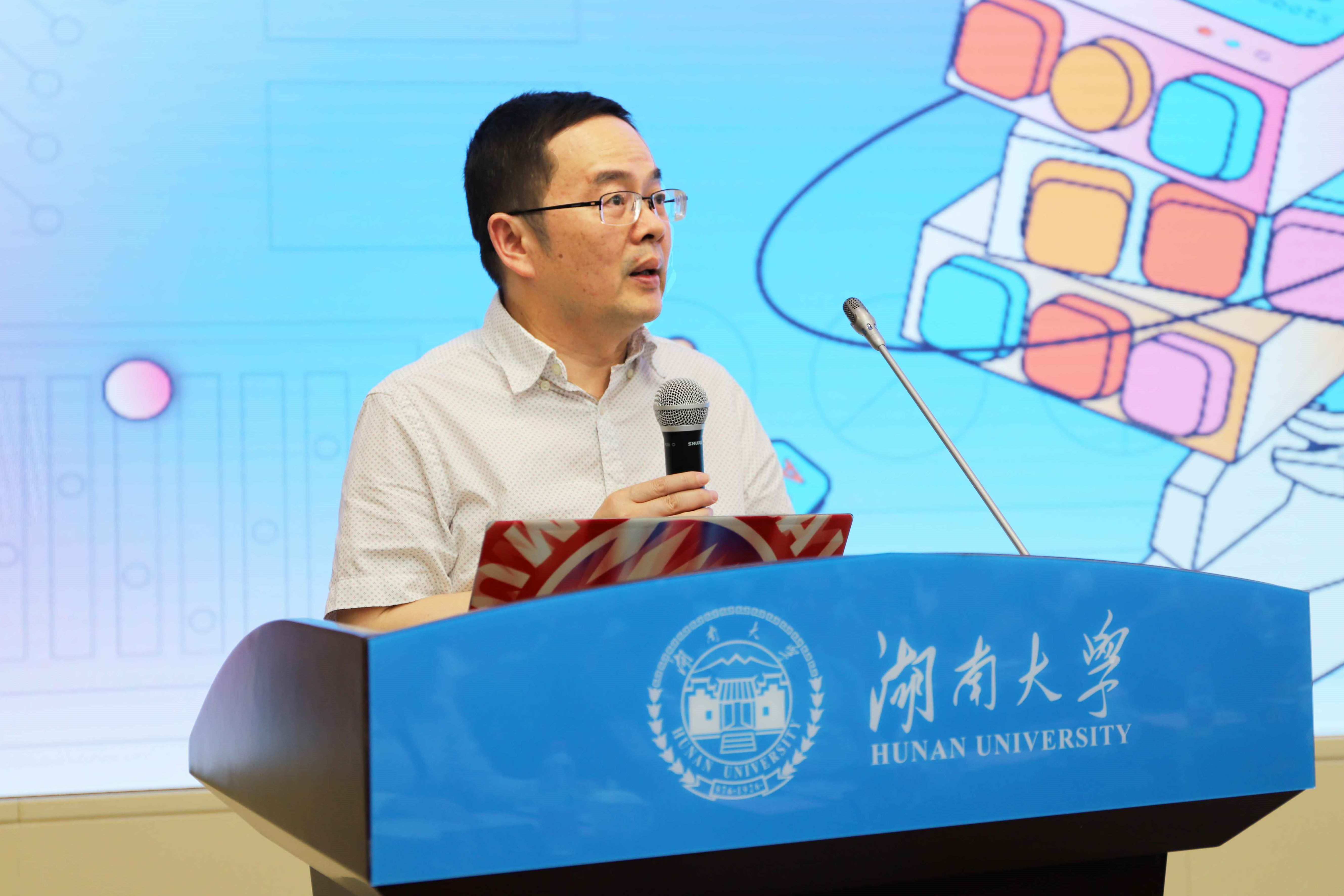 副校长谢赤2_副本.jpg